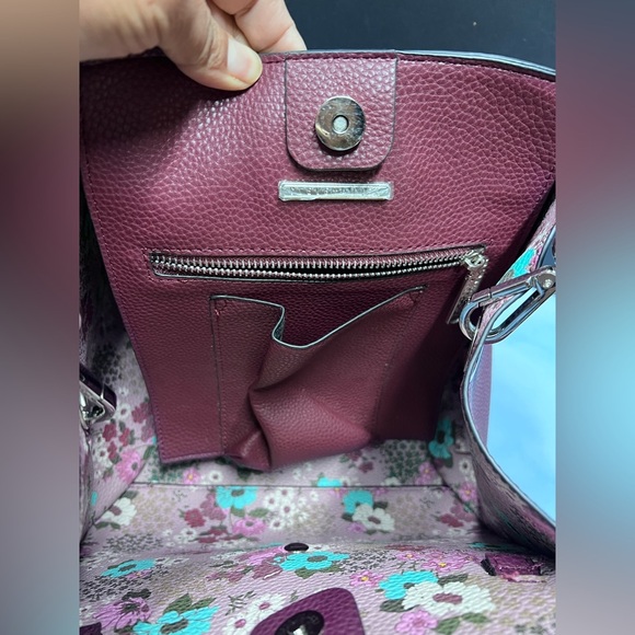 Steve Madden medium size. Crossbody bag. - Picture 10 of 14